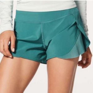 Lulu lemon pleated shorts